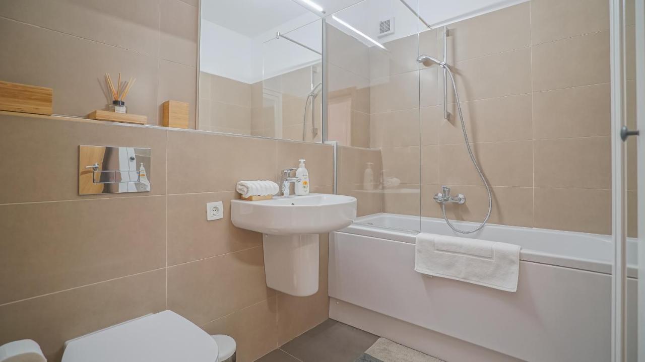Downtown Premium Apartments Brasov Ngoại thất bức ảnh