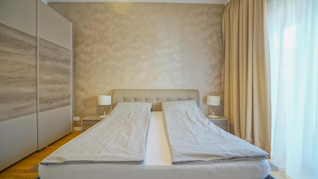 Downtown Premium Apartments Brasov Ngoại thất bức ảnh